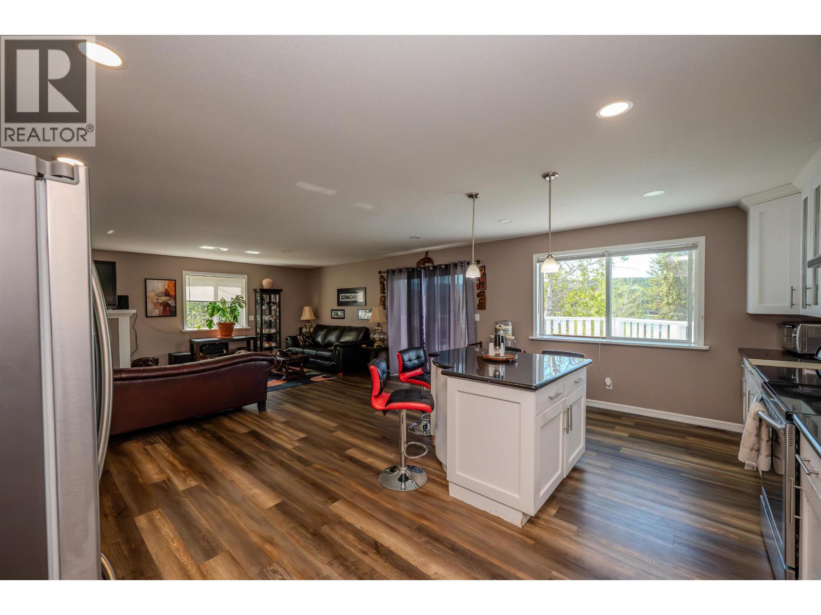 3451 Dunsmuir Road, Lac La Hache, British Columbia  V0K 1T1 - Photo 4 - R3121322