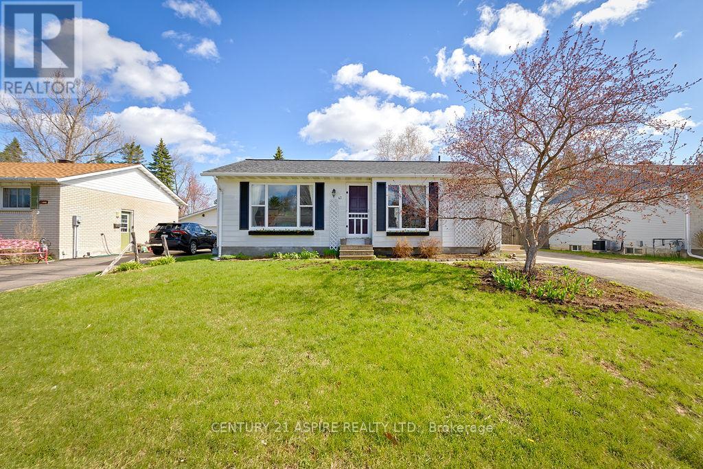 62 HERMAN STREET, Petawawa, Ontario