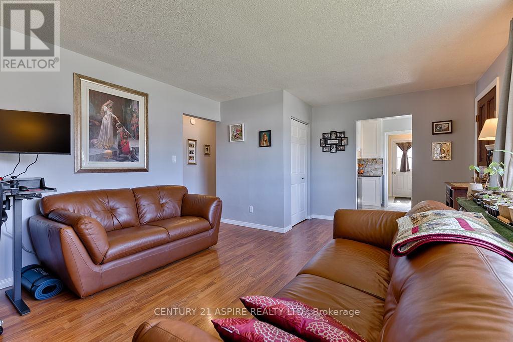 62 Herman Street, Petawawa, Ontario  K8H 1W2 - Photo 10 - X13106972