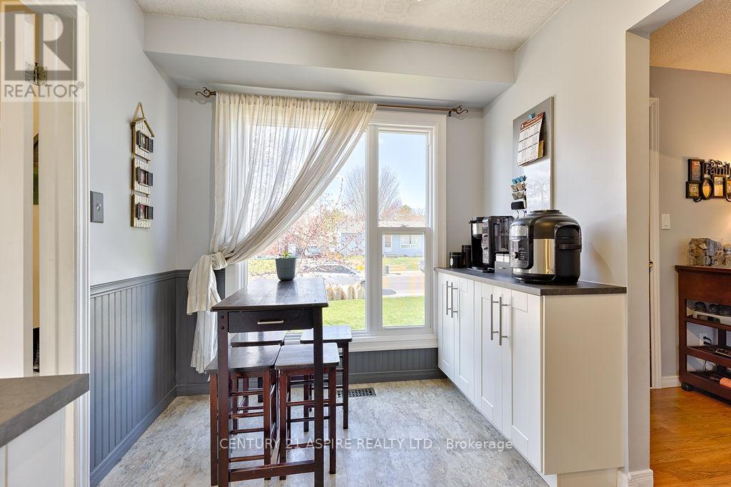 62 Herman Street, Petawawa, Ontario  K8H 1W2 - Photo 5 - X13106972