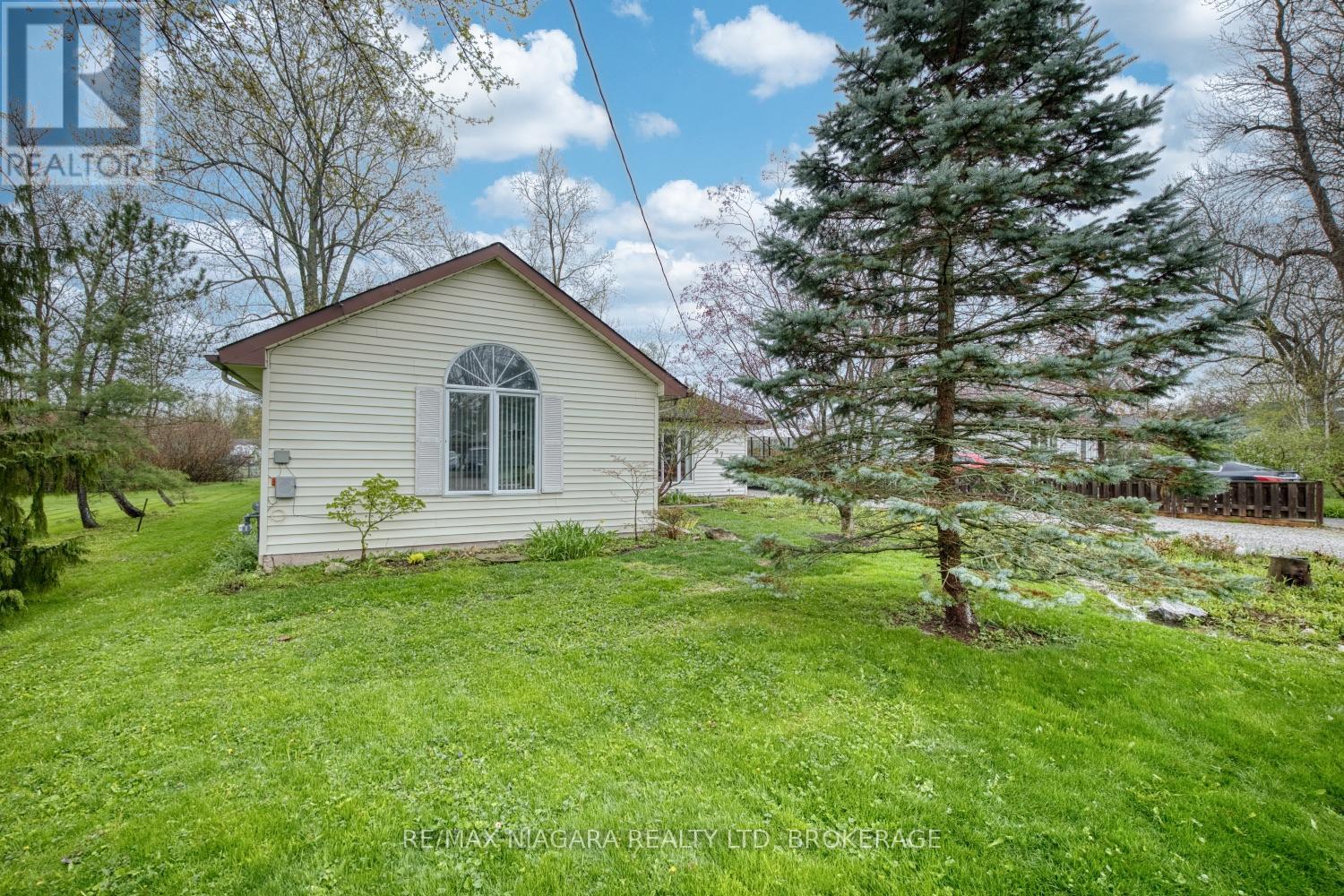 2997 Poplar Avenue, Fort Erie (Ridgeway), Ontario  L0S 1N0 - Photo 3 - X13106940