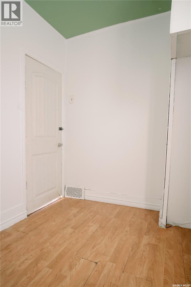 439 R Avenue S, Saskatoon, Saskatchewan  S7M 2Z4 - Photo 7 - SK035492