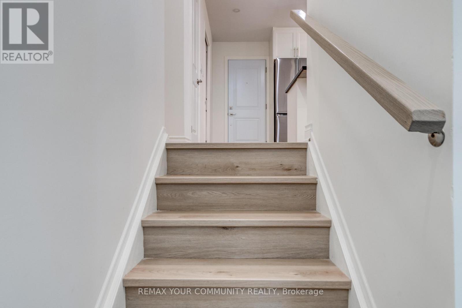 18 Ironshield Crescent, Markham, Ontario  L3T 3K7 - Photo 4 - N13106966