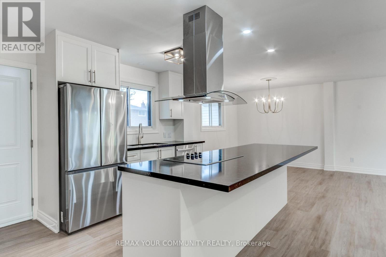 18 Ironshield Crescent, Markham, Ontario  L3T 3K7 - Photo 5 - N13106966