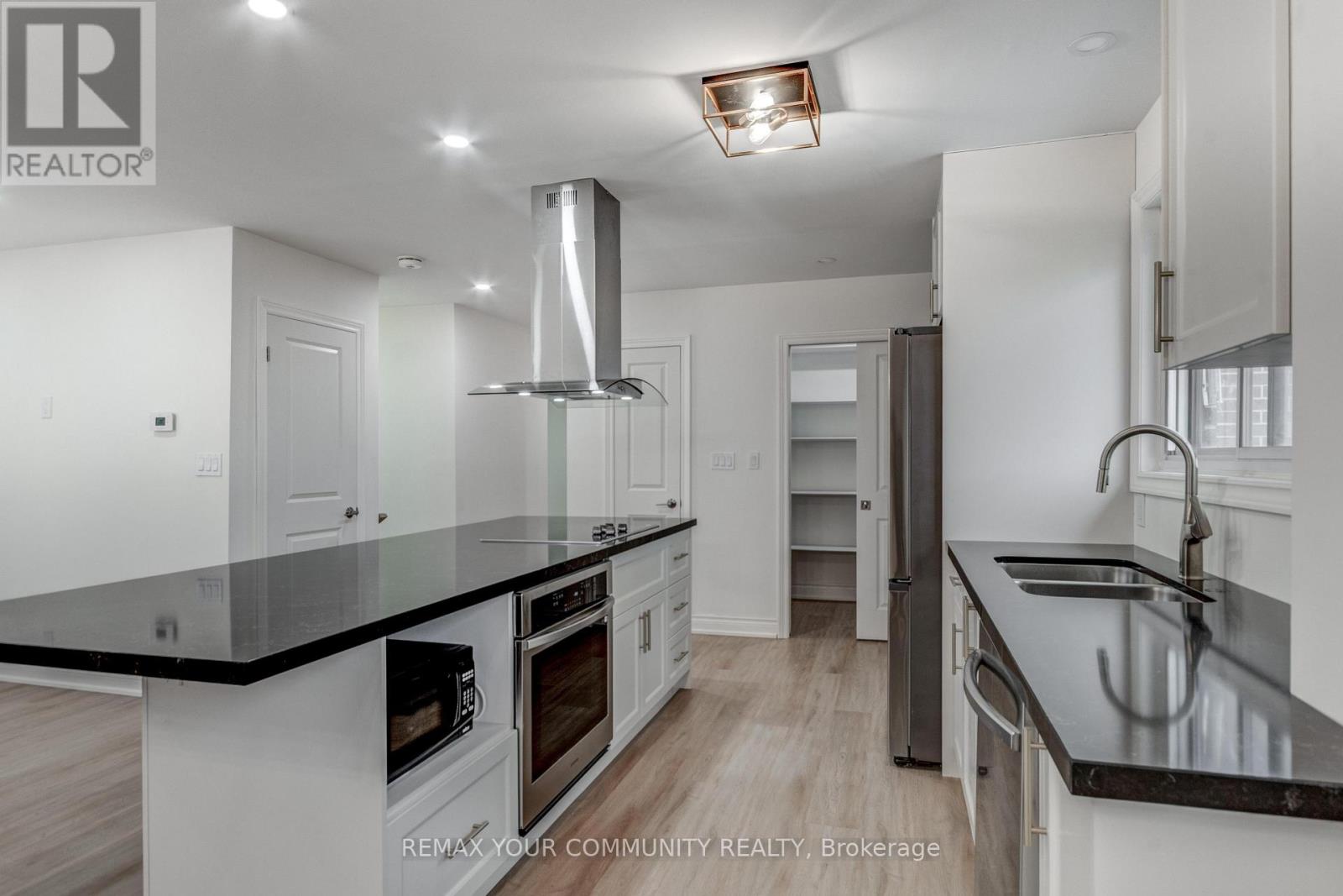 18 Ironshield Crescent, Markham, Ontario  L3T 3K7 - Photo 6 - N13106966