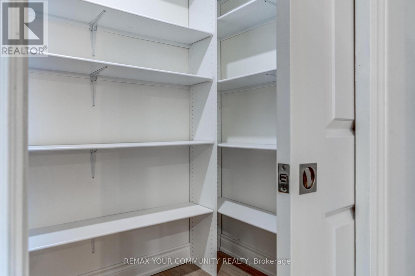 18 Ironshield Crescent, Markham, Ontario  L3T 3K7 - Photo 7 - N13106966