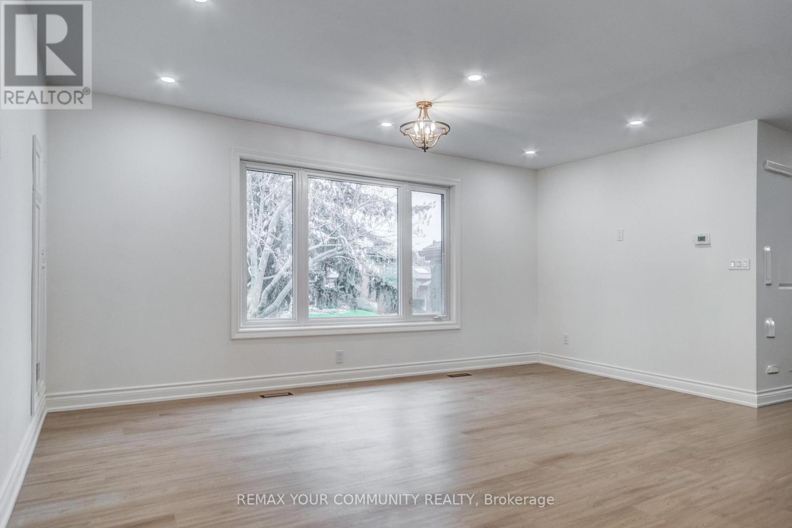 18 Ironshield Crescent, Markham, Ontario  L3T 3K7 - Photo 9 - N13106966