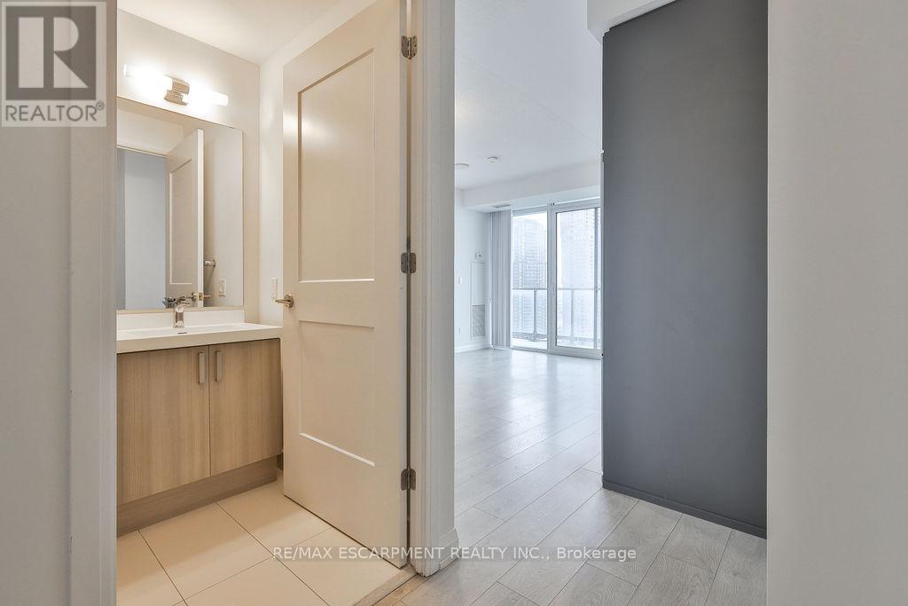 2004 - 7895 Jane Street, Vaughan, Ontario  L4K 0K2 - Photo 3 - N13107018
