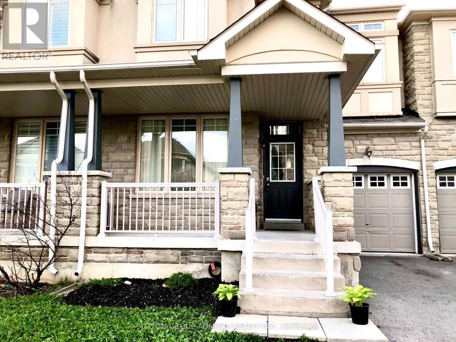 4 Stookes Crescent, Richmond Hill, Ontario  L4E 0J3 - Photo 2 - N13107024