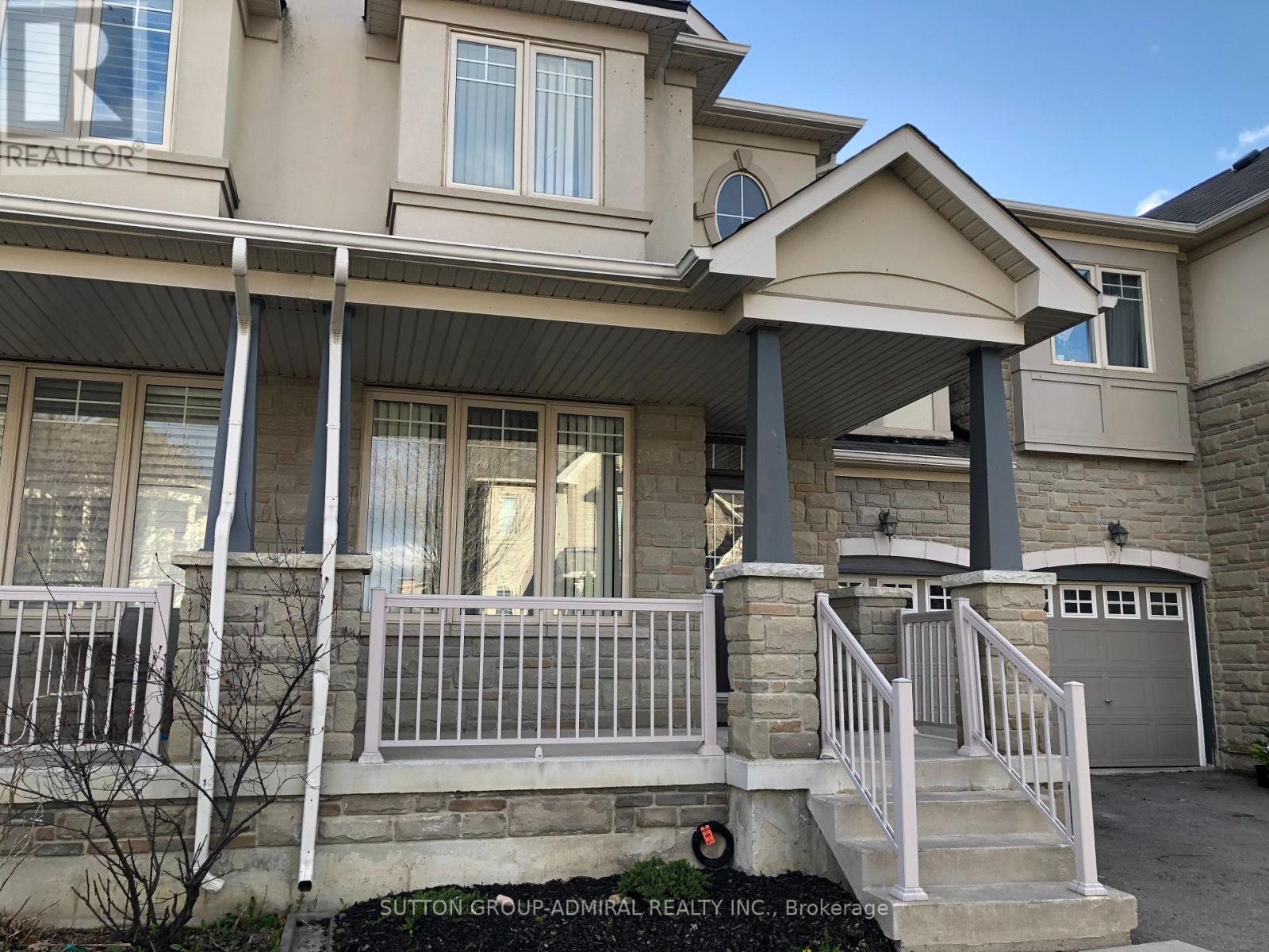 4 Stookes Crescent, Richmond Hill, Ontario  L4E 0J3 - Photo 3 - N13107024