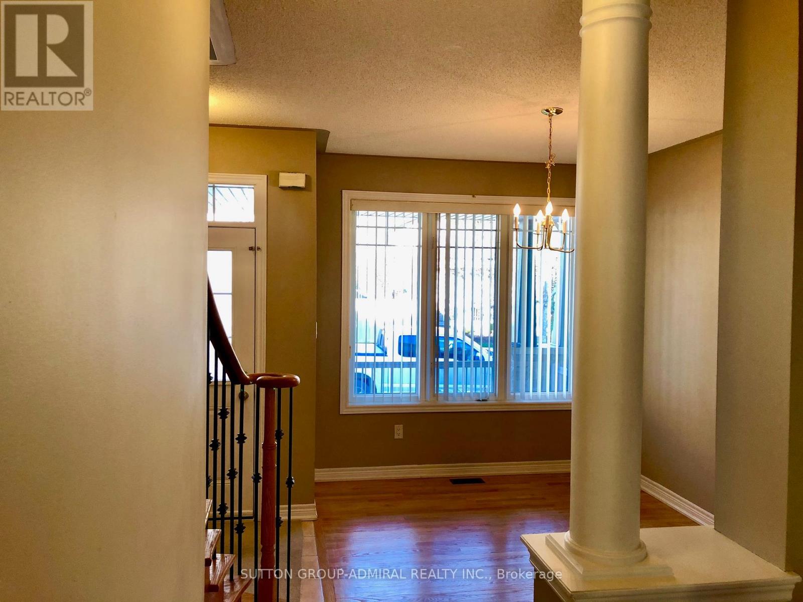 4 Stookes Crescent, Richmond Hill, Ontario  L4E 0J3 - Photo 7 - N13107024