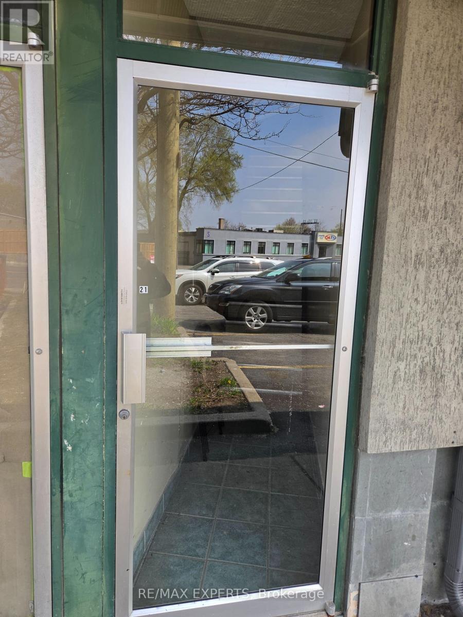 1 - 21 Scarlett Road, Toronto, Ontario  M6N 4J5 - Photo 10 - W13095424