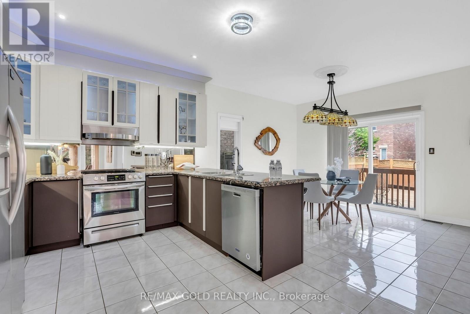 5499 Doctor Peddle Crescent, Mississauga, Ontario  L5M 0K7 - Photo 17 - W13106932
