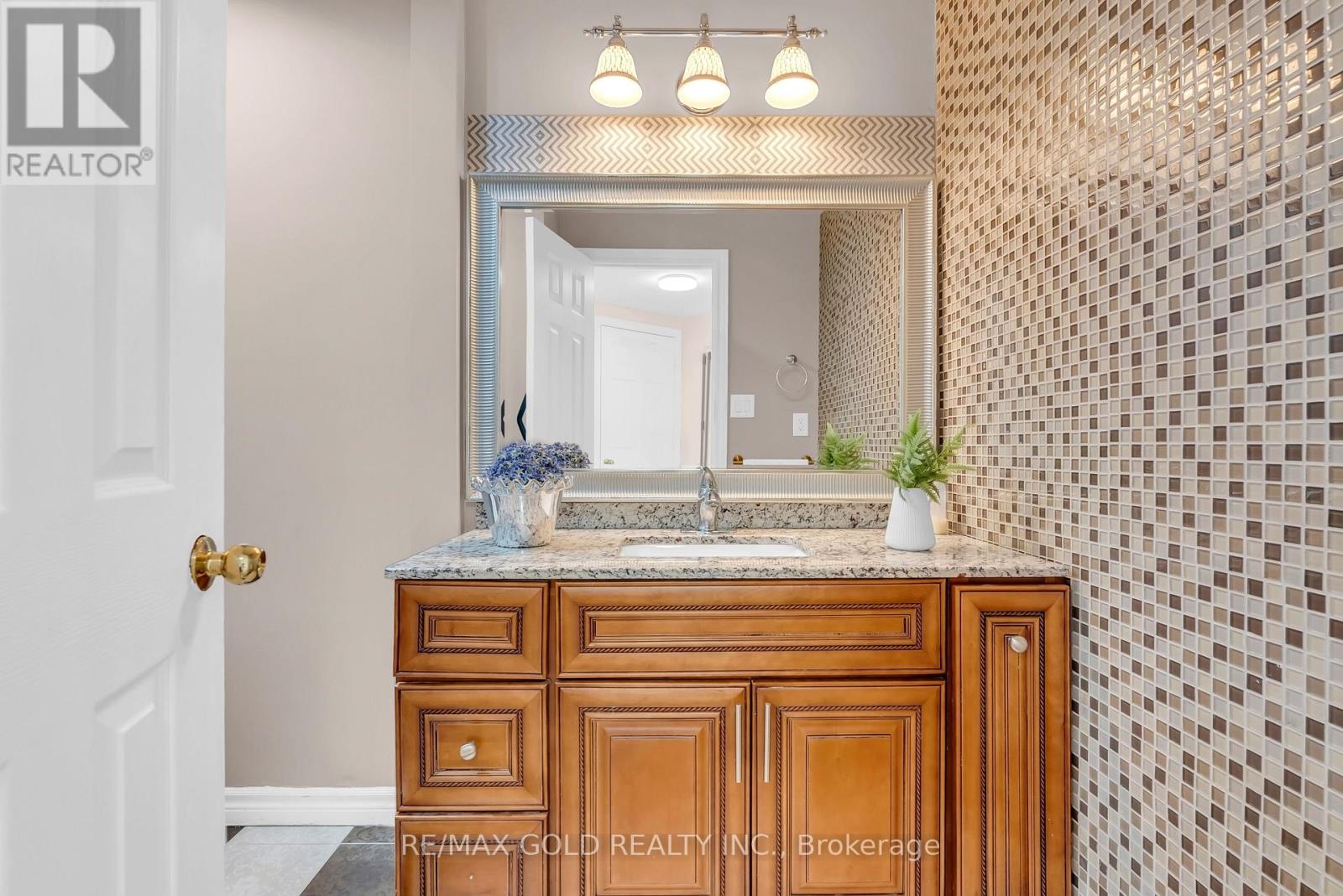 5499 Doctor Peddle Crescent, Mississauga, Ontario  L5M 0K7 - Photo 20 - W13106932