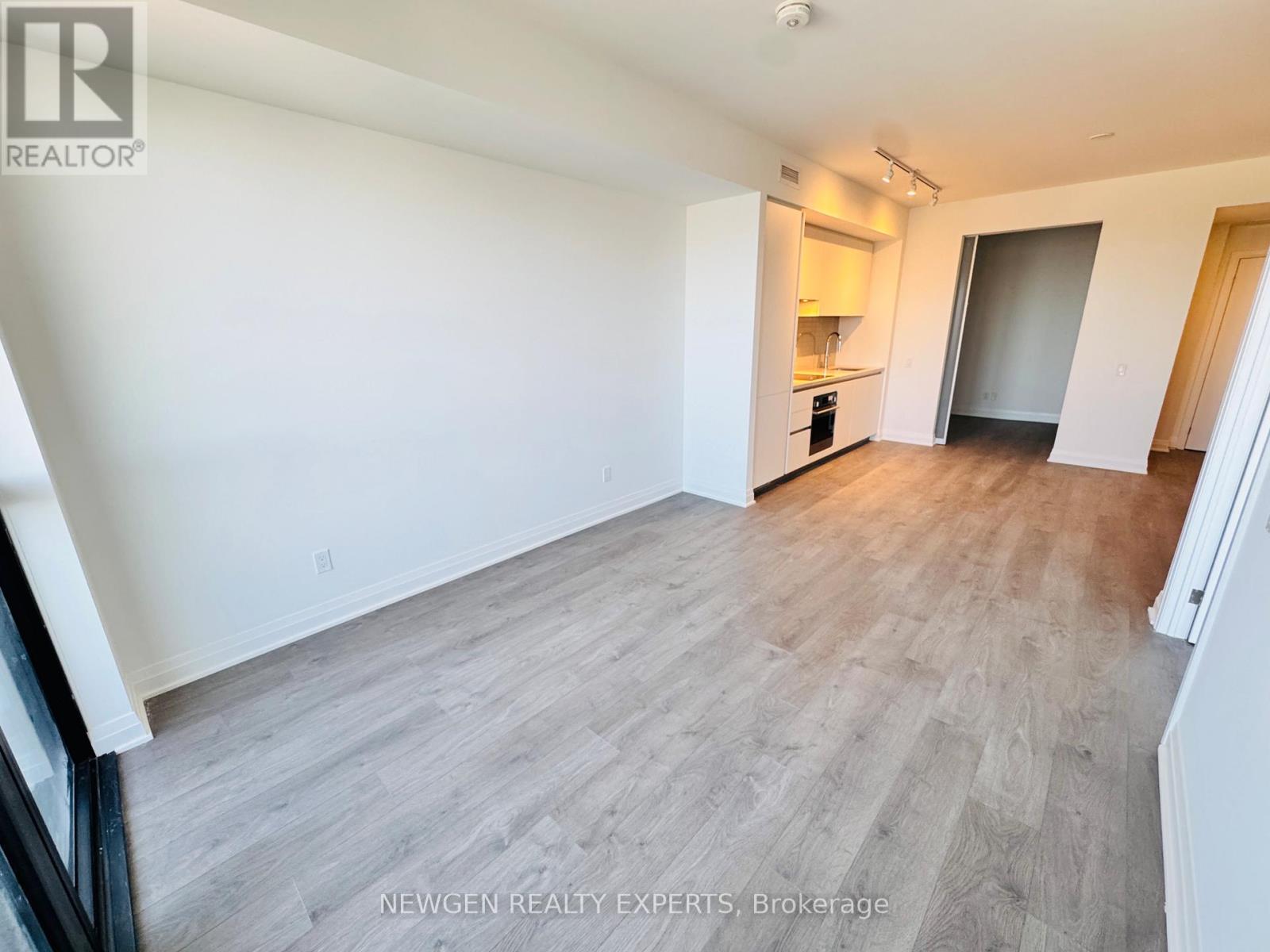 5611 - 4015 The Exchange, Mississauga, Ontario  L5B 1M7 - Photo 5 - W13107012