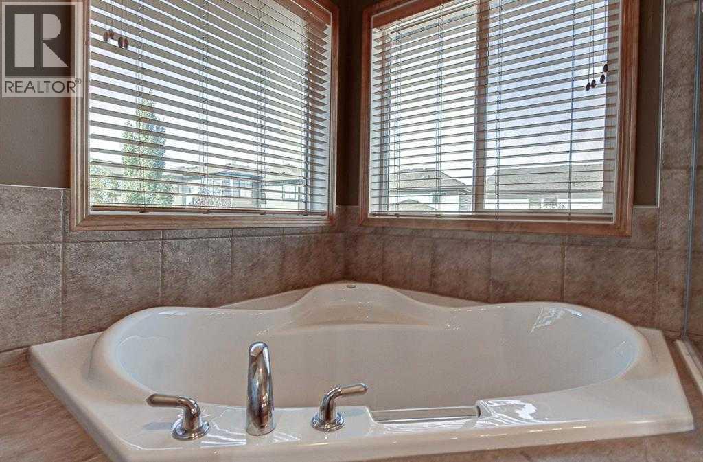 225 Kincora Heights NW, Calgary, Alberta  T3R 1N6 - Photo 24 - A2309380