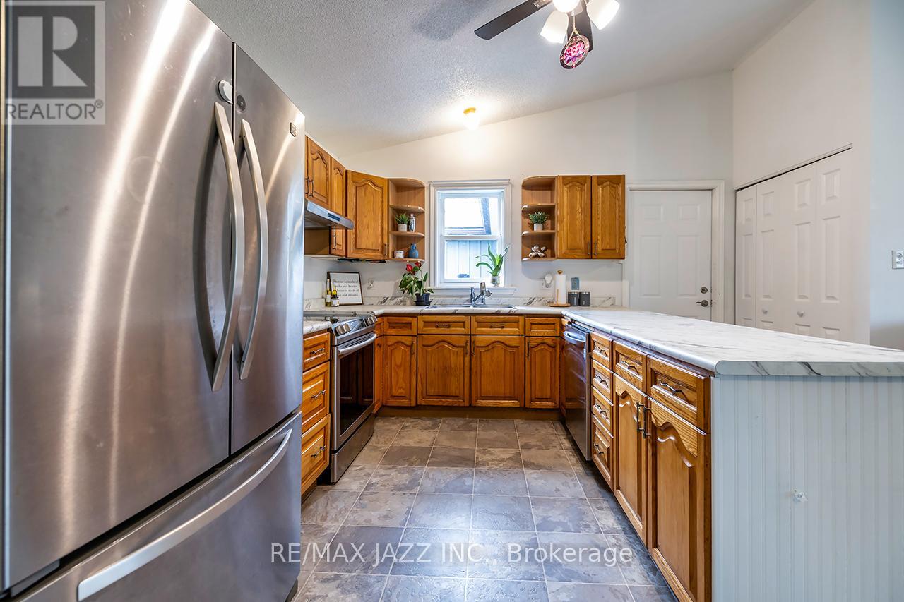1632 Hwy 35 Highway, Kawartha Lakes, Ontario  L0B 1K0 - Photo 19 - X13098188