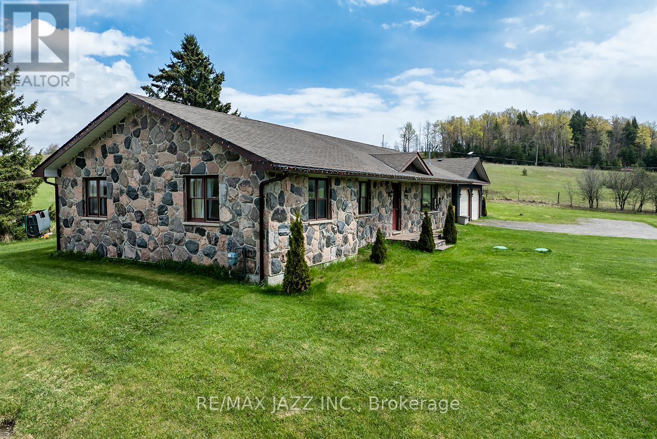 1632 Hwy 35 Highway, Kawartha Lakes, Ontario  L0B 1K0 - Photo 3 - X13098188