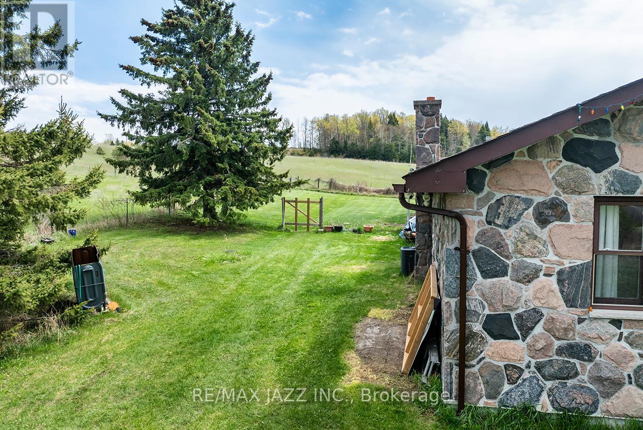 1632 Hwy 35 Highway, Kawartha Lakes, Ontario  L0B 1K0 - Photo 9 - X13098188