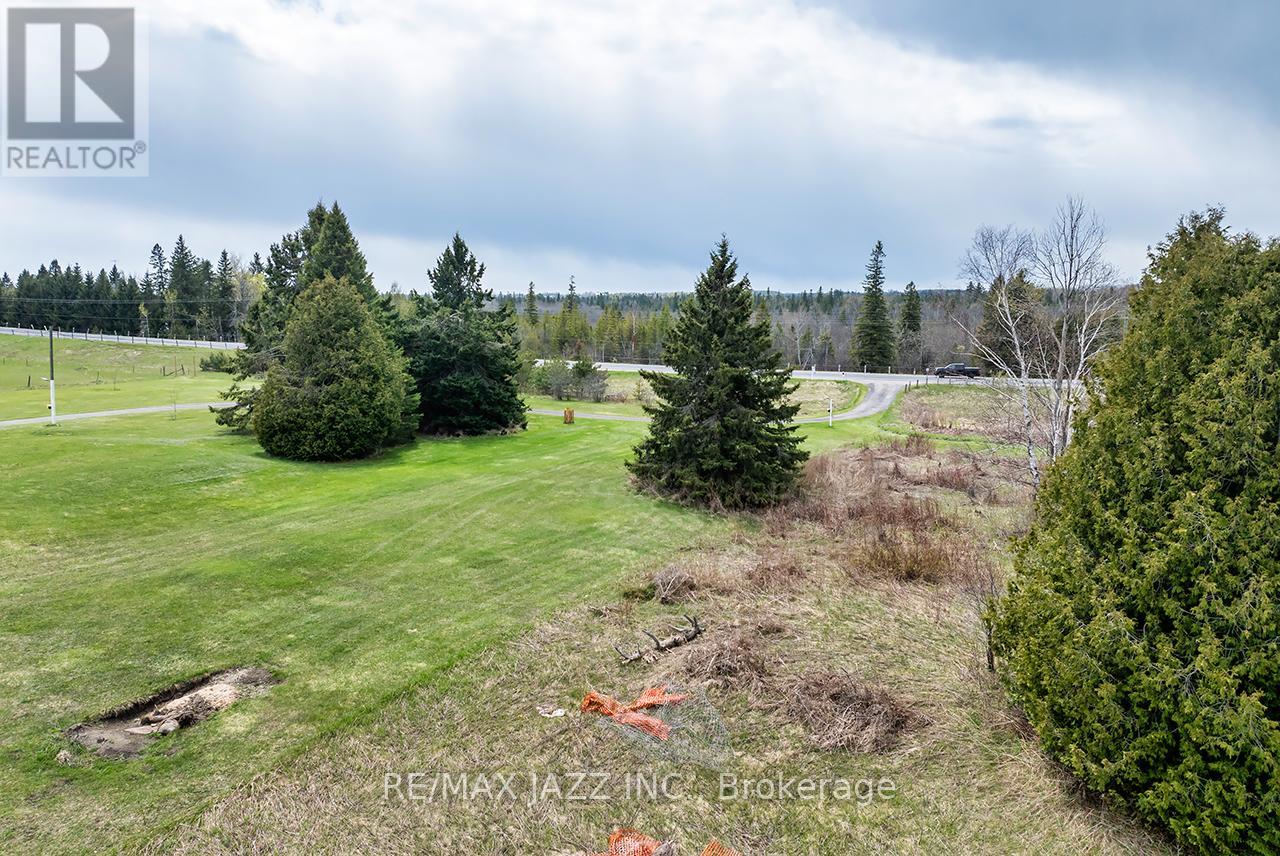 1632 Hwy 35 Highway, Kawartha Lakes, Ontario  L0B 1K0 - Photo 6 - X13098188