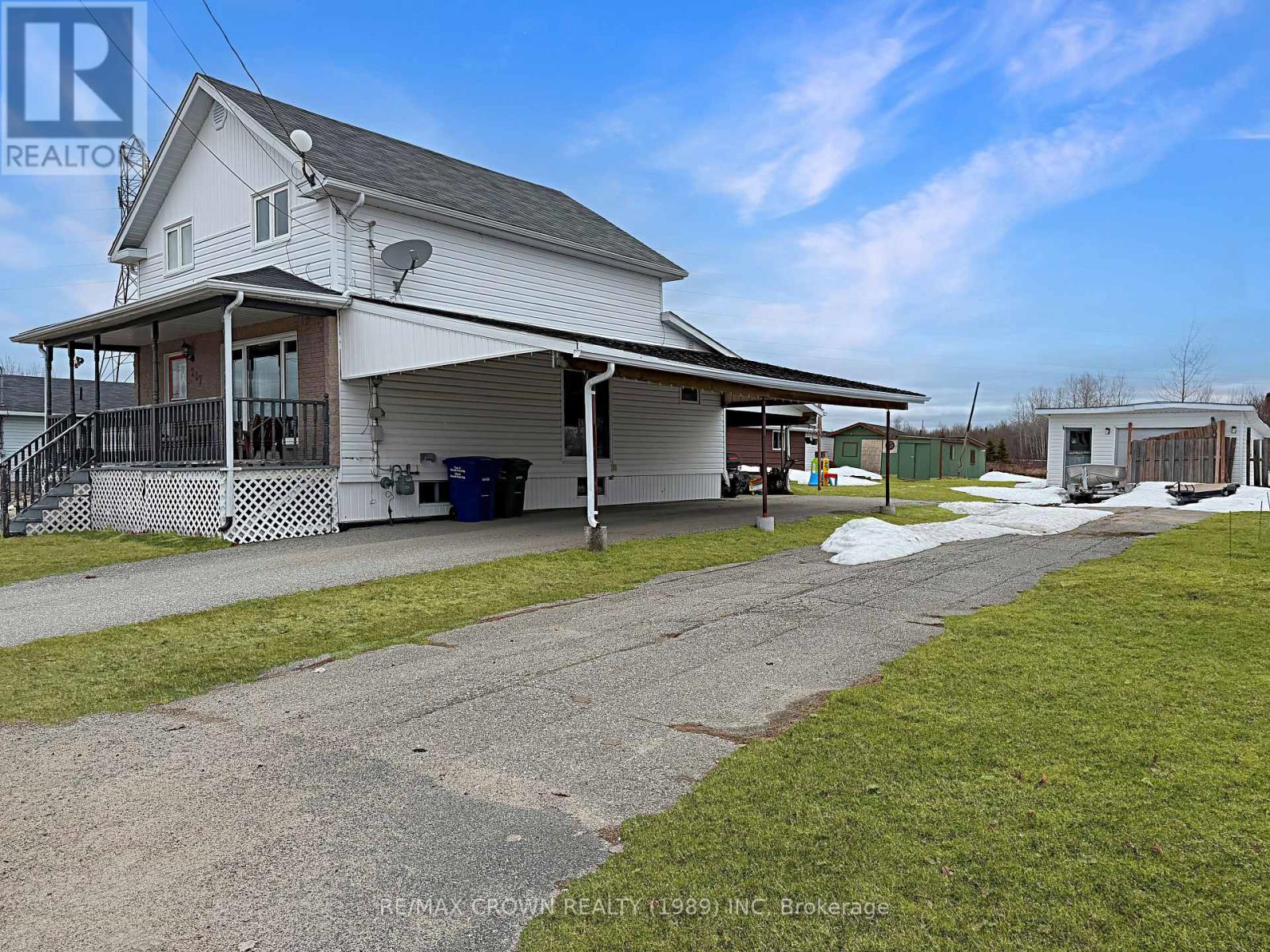 267 Ross Road, Smooth Rock Falls, Ontario  P0L 2B0 - Photo 3 - T13105084