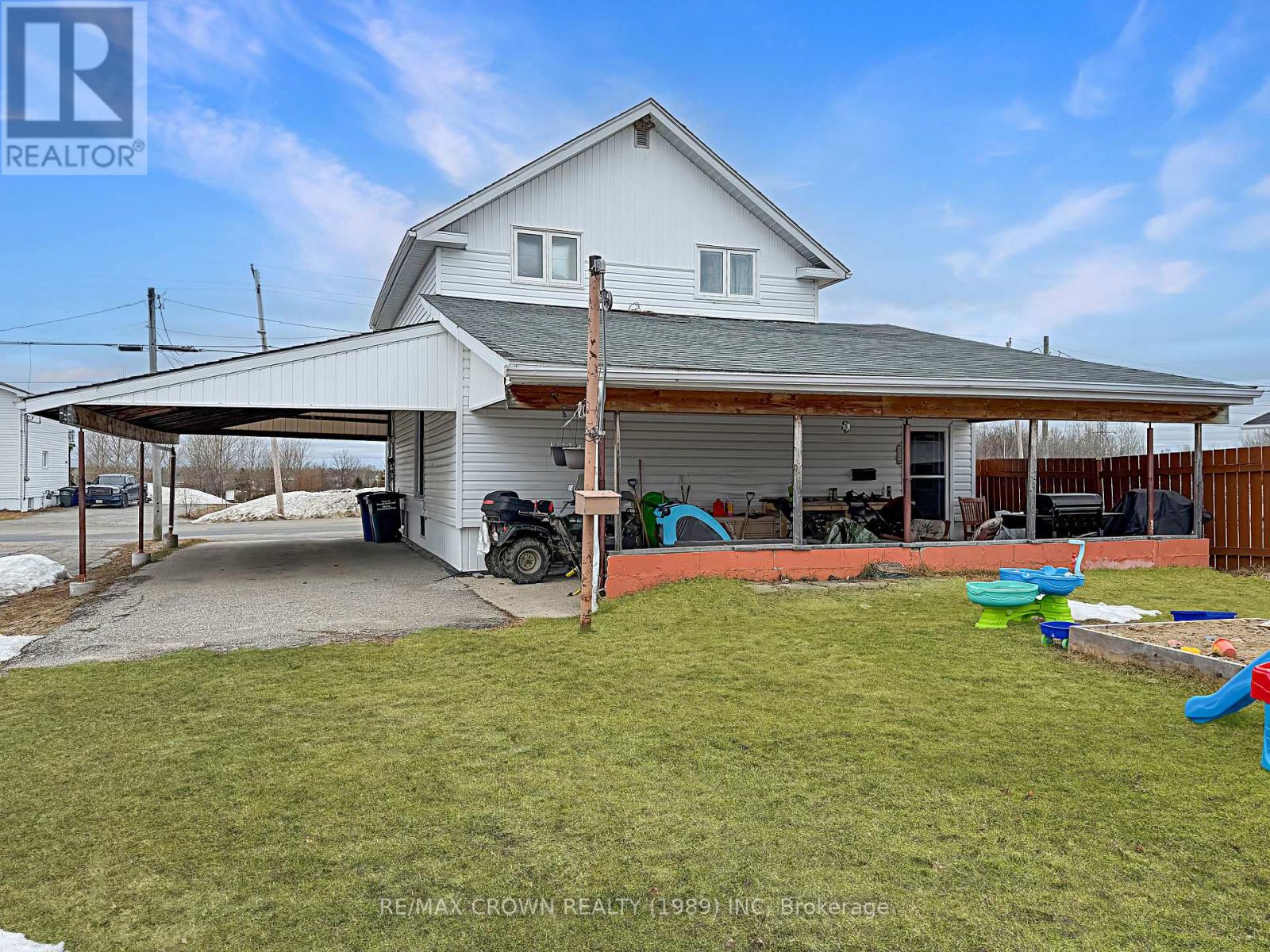 267 Ross Road, Smooth Rock Falls, Ontario  P0L 2B0 - Photo 4 - T13105084