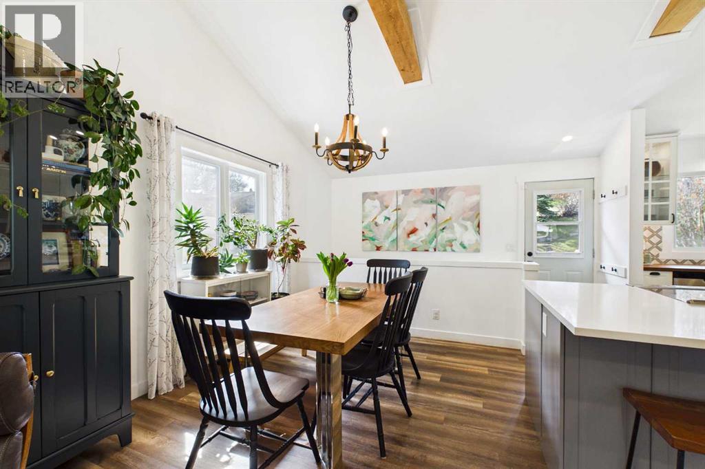 24 Henefer Road Sw, Calgary, Alberta  T2V 3B4 - Photo 7 - A2308353