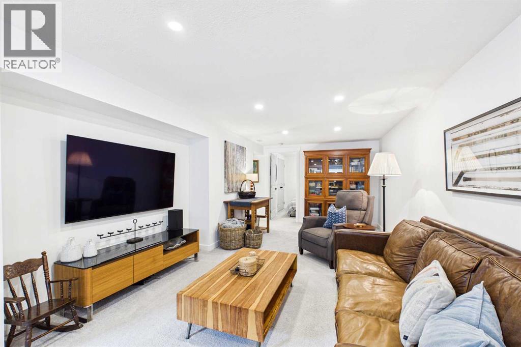 24 Henefer Road Sw, Calgary, Alberta  T2V 3B4 - Photo 23 - A2308353