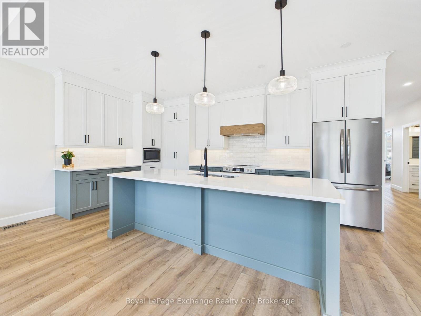 39 Mercedes Crescent, Kincardine, Ontario  N2Z 1G8 - Photo 8 - X12968044
