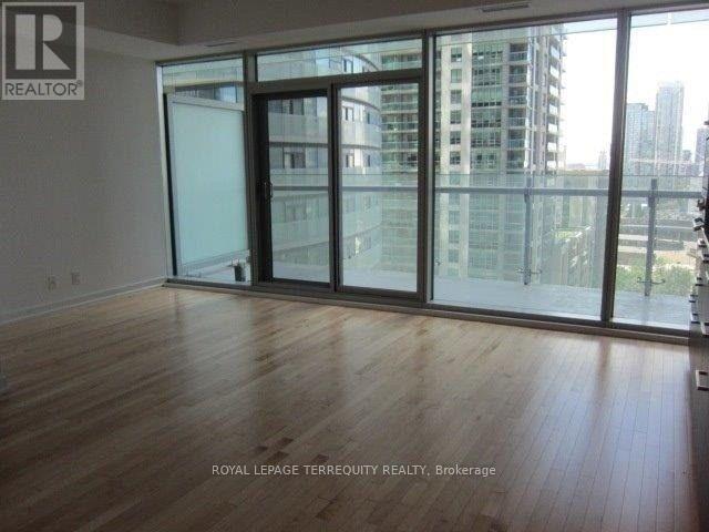 1407 - 14 York Street, Toronto, Ontario  M5J 0B1 - Photo 3 - C12820812