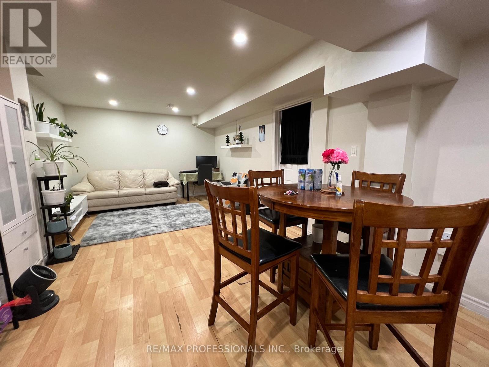 3895 Henrietta Way, Mississauga, Ontario  L5M 7Y4 - Photo 29 - W13093826