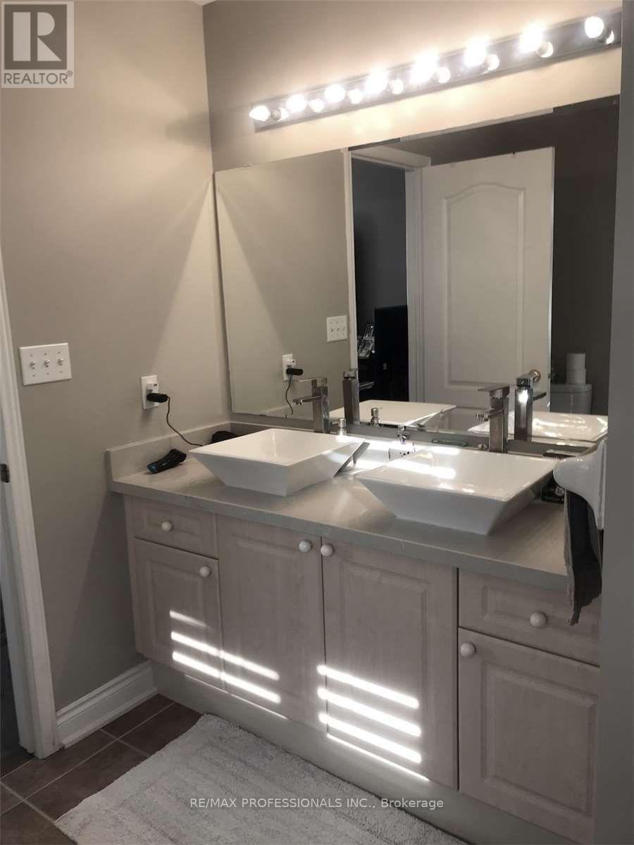 3895 Henrietta Way, Mississauga, Ontario  L5M 7Y4 - Photo 20 - W13093826