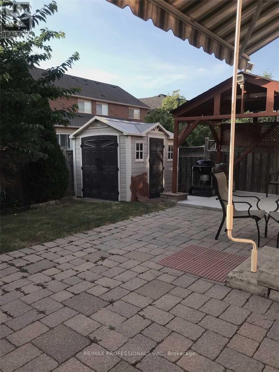 3895 Henrietta Way, Mississauga, Ontario  L5M 7Y4 - Photo 33 - W13093826