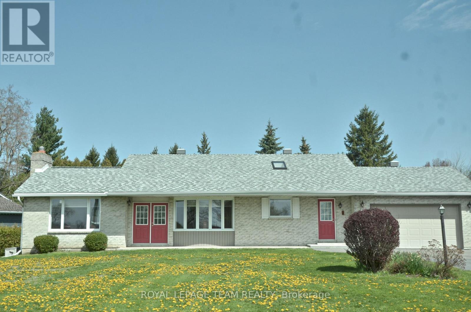 11119 Grisdale Boulevard W, South Dundas, Ontario  K0E 1K0 - Photo 1 - X13067228