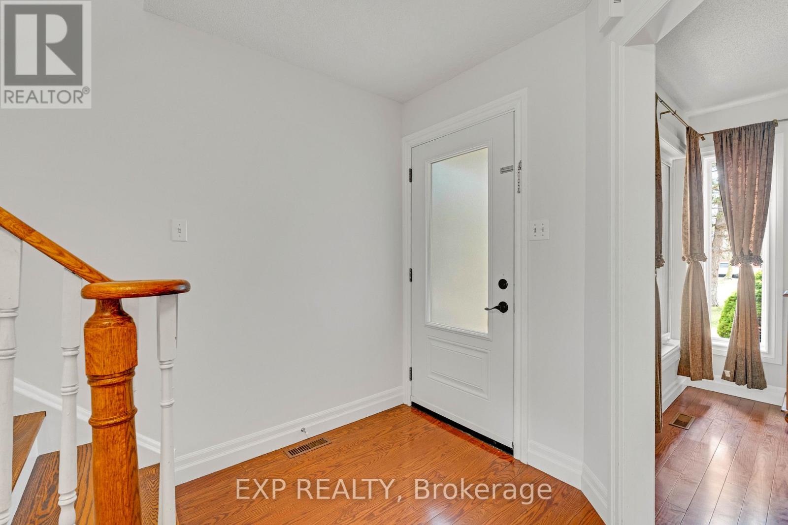 1471 Pickwick Drive, Mississauga, Ontario  L5V 1V7 - Photo 4 - W13021454