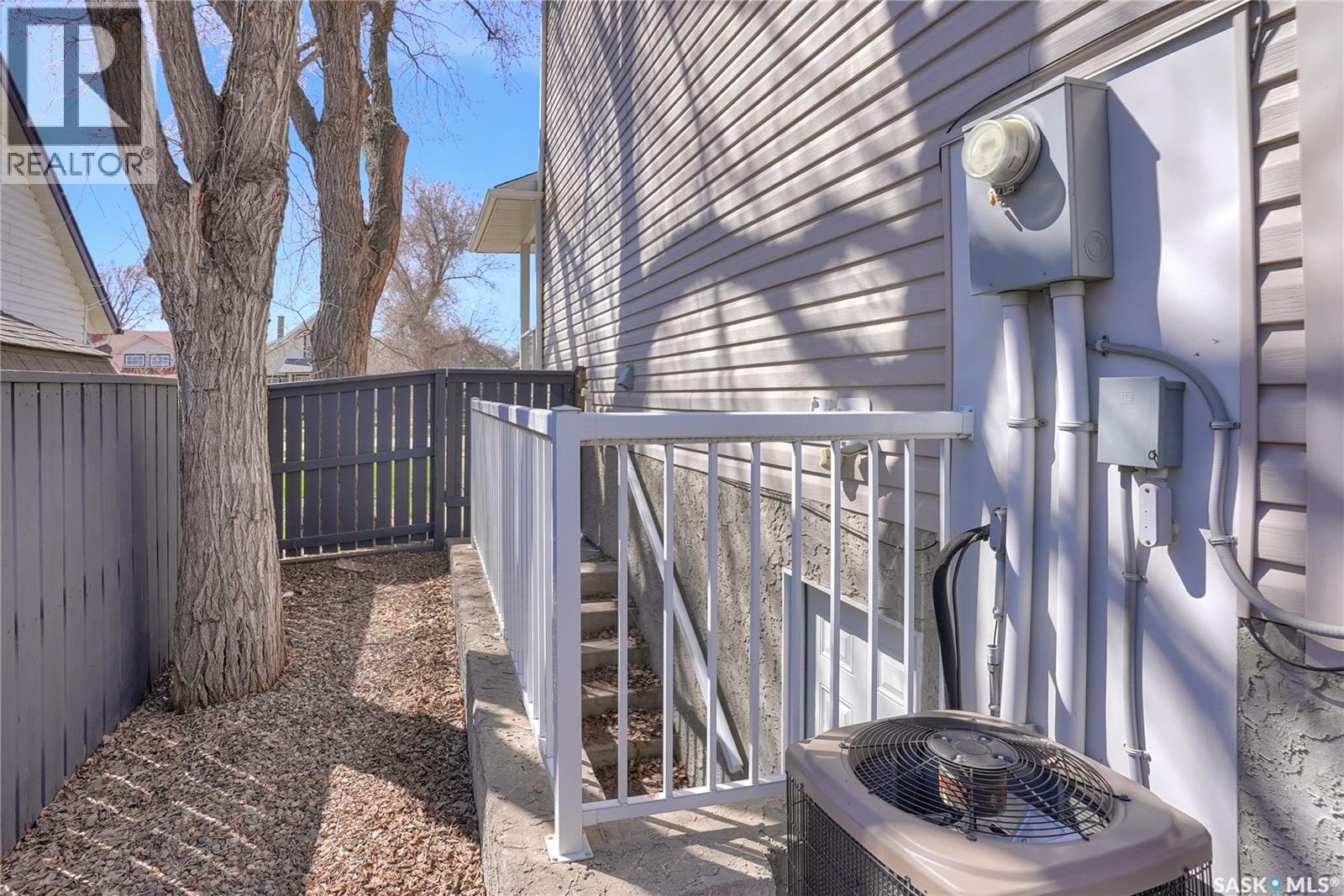 1095 6th Avenue Nw, Moose Jaw, Saskatchewan  S6H 4A5 - Photo 54 - SK035233