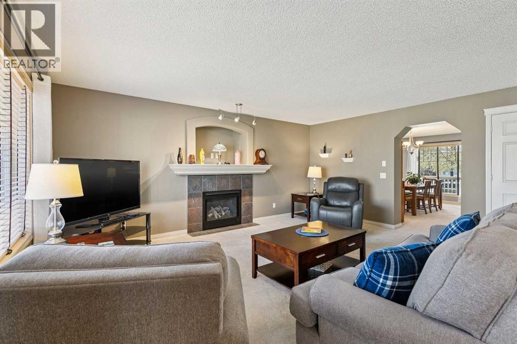 172 West Lakeview Circle, Chestermere, Alberta  T1X 1H7 - Photo 6 - A2304708
