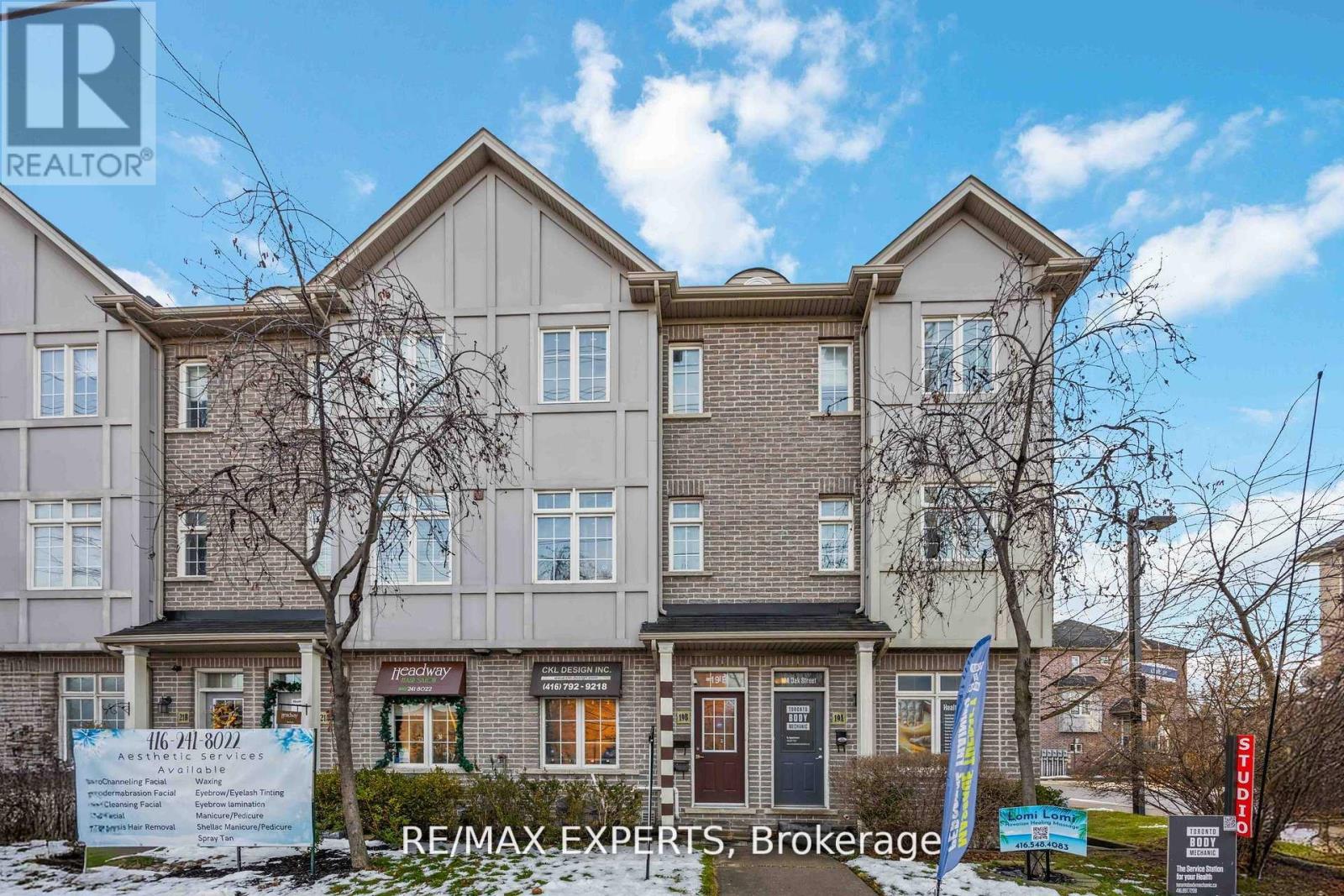 19b Oak Street, Toronto, Ontario  M9N 0A4 - Photo 1 - W13107034