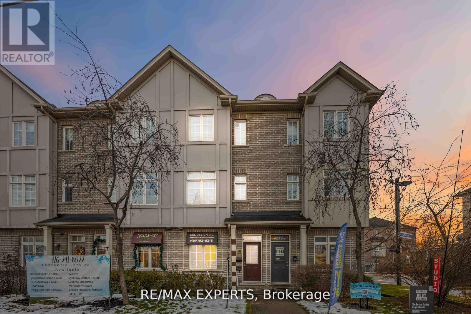 19b Oak Street, Toronto, Ontario  M9N 0A4 - Photo 2 - W13107034