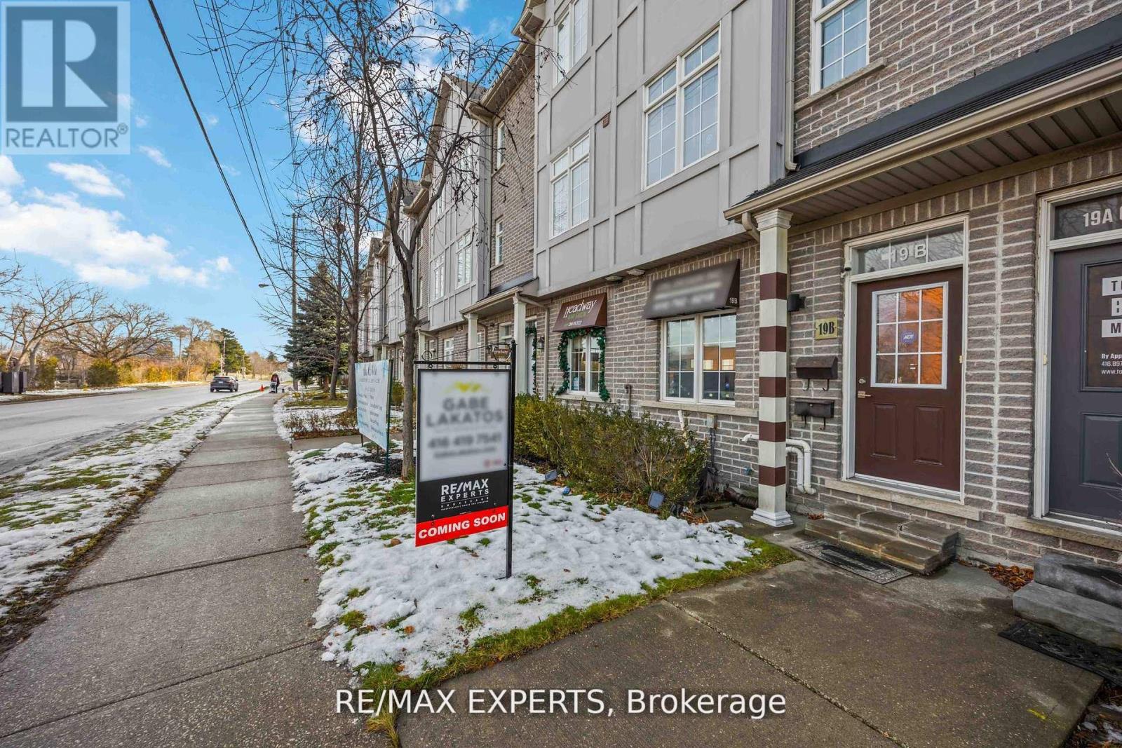 19b Oak Street, Toronto, Ontario  M9N 0A4 - Photo 5 - W13107034