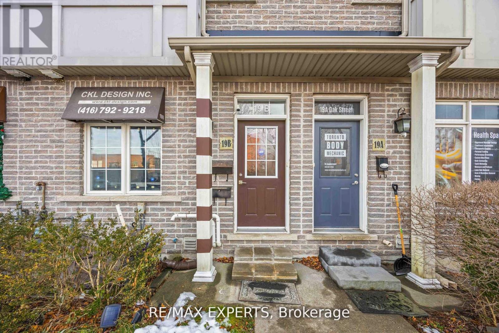 19b Oak Street, Toronto, Ontario  M9N 0A4 - Photo 7 - W13107034