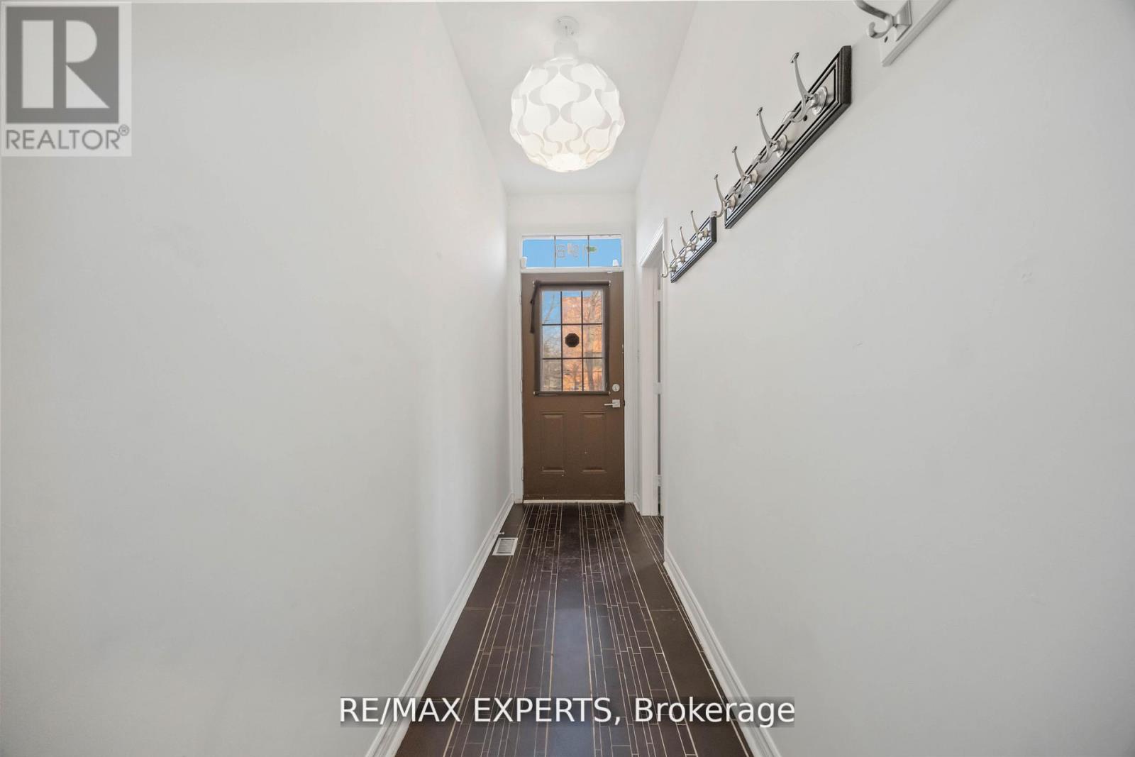 19b Oak Street, Toronto, Ontario  M9N 0A4 - Photo 8 - W13107034
