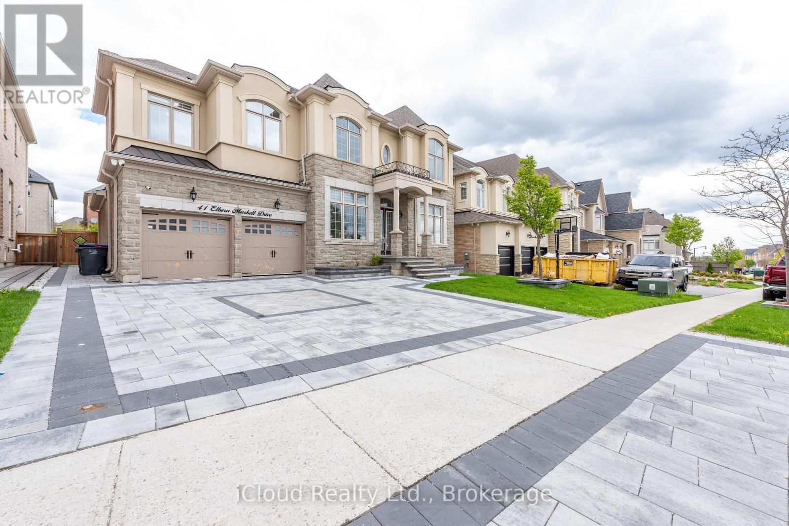 41 Elbern Markell Drive, Brampton, Ontario  L6X 2X6 - Photo 2 - W13107038