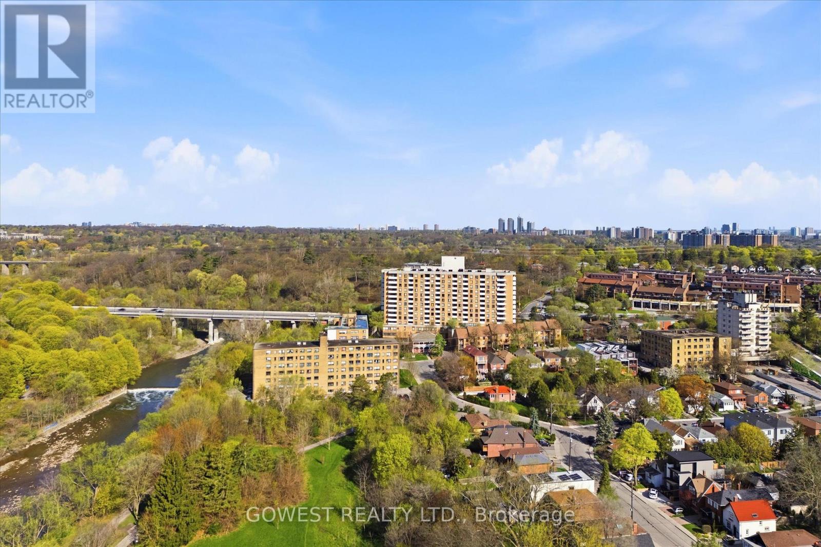 60 Warren Crescent, Toronto, Ontario  M6S 4S2 - Photo 10 - W13107060