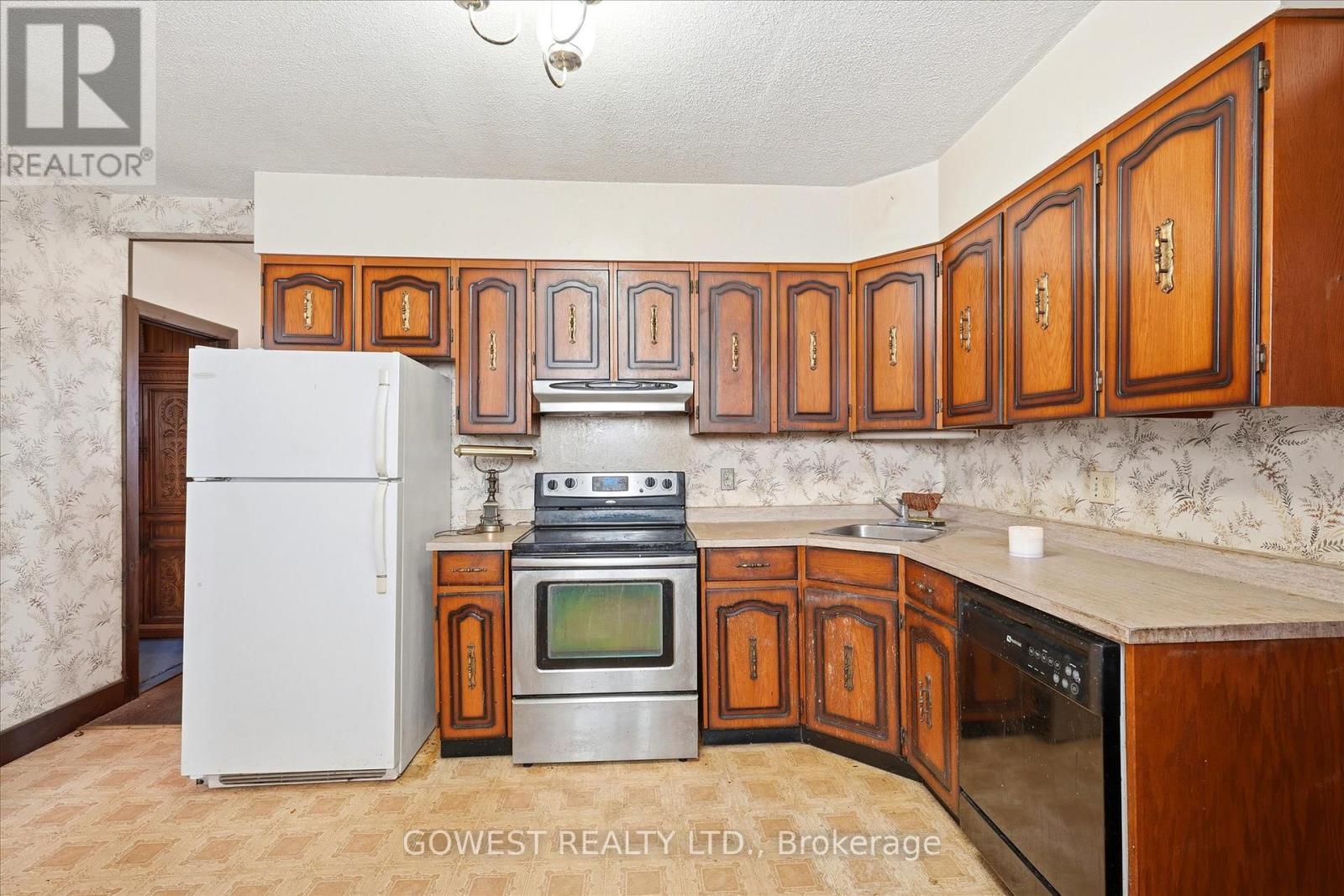 60 Warren Crescent, Toronto, Ontario  M6S 4S2 - Photo 26 - W13107060