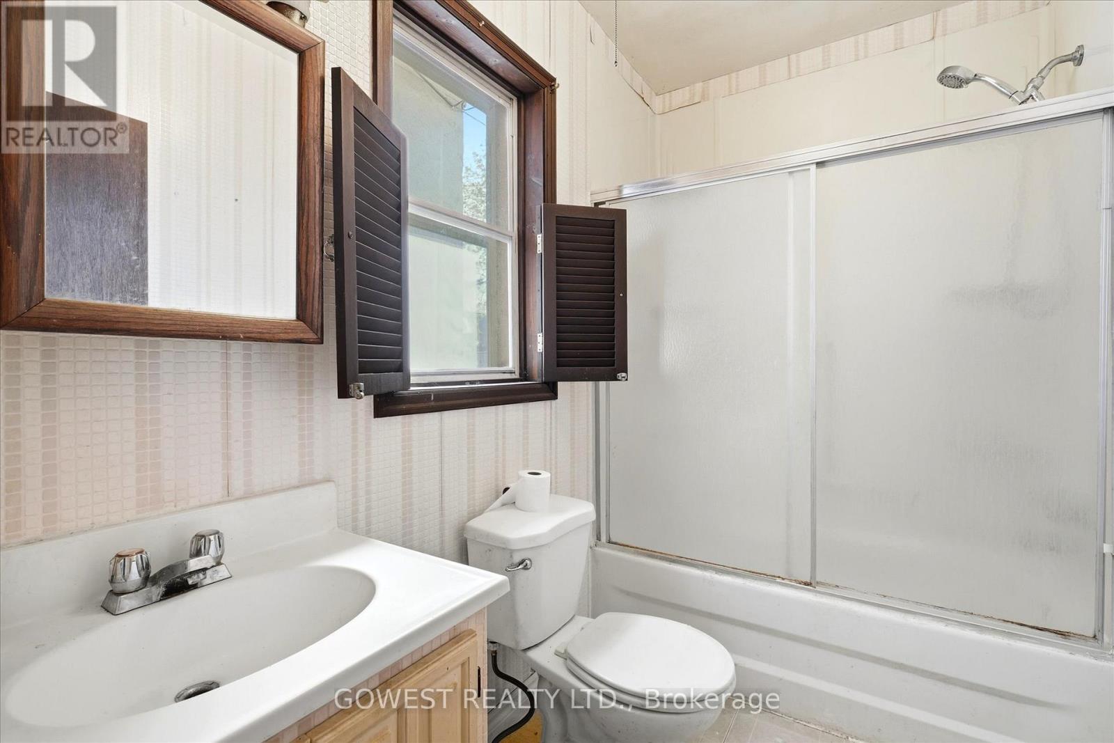60 Warren Crescent, Toronto, Ontario  M6S 4S2 - Photo 30 - W13107060