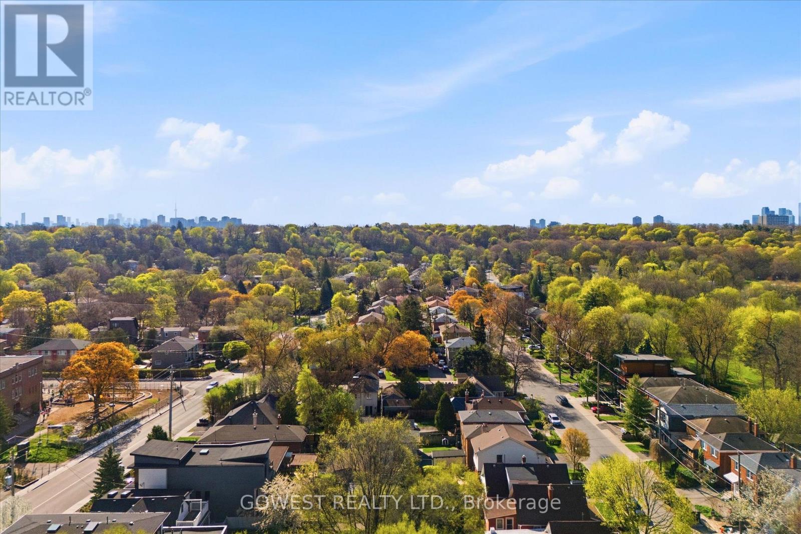 60 Warren Crescent, Toronto, Ontario  M6S 4S2 - Photo 4 - W13107060