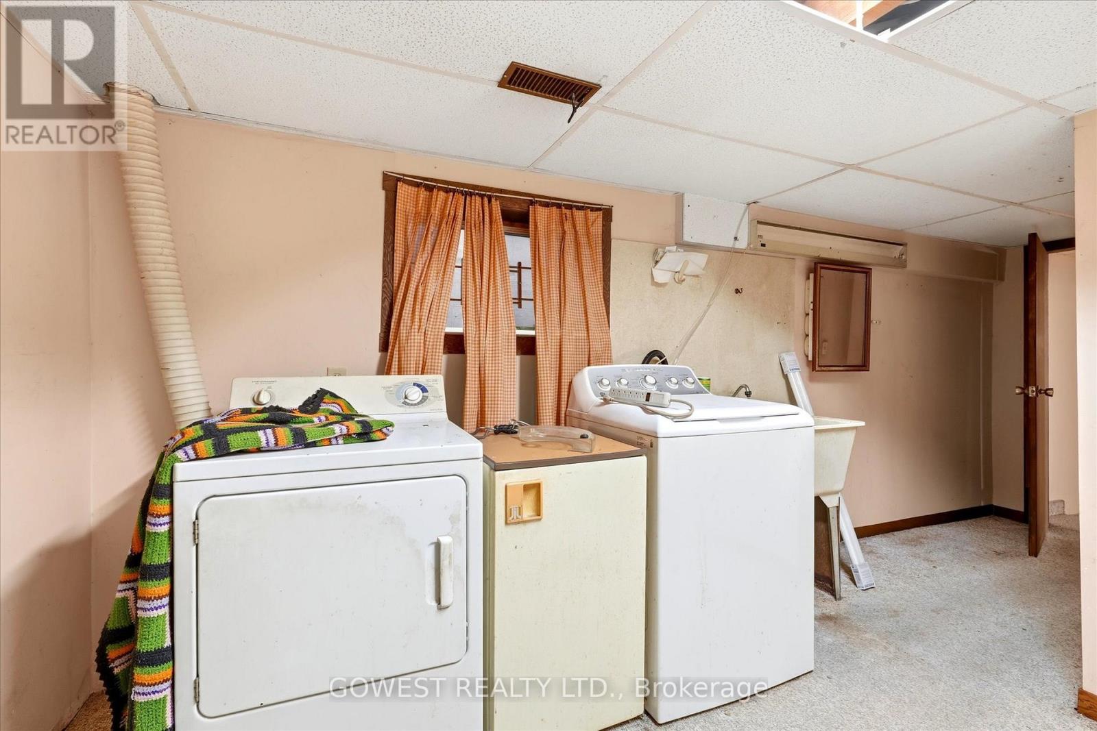 60 Warren Crescent, Toronto, Ontario  M6S 4S2 - Photo 45 - W13107060