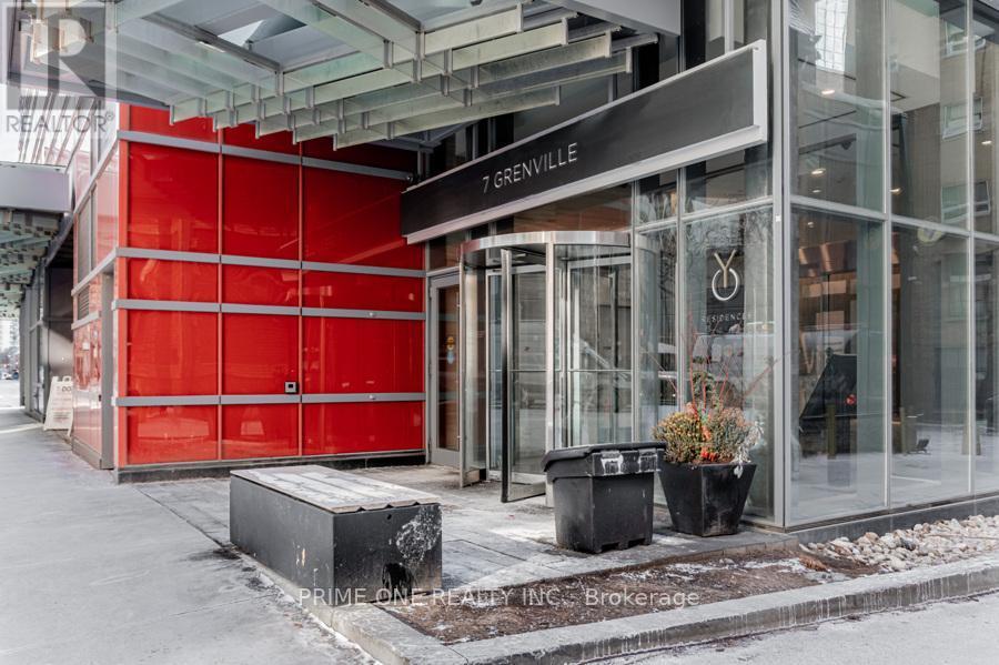 6113 - 7 Grenville Street, Toronto, Ontario  M4Y 0E9 - Photo 3 - C13101620