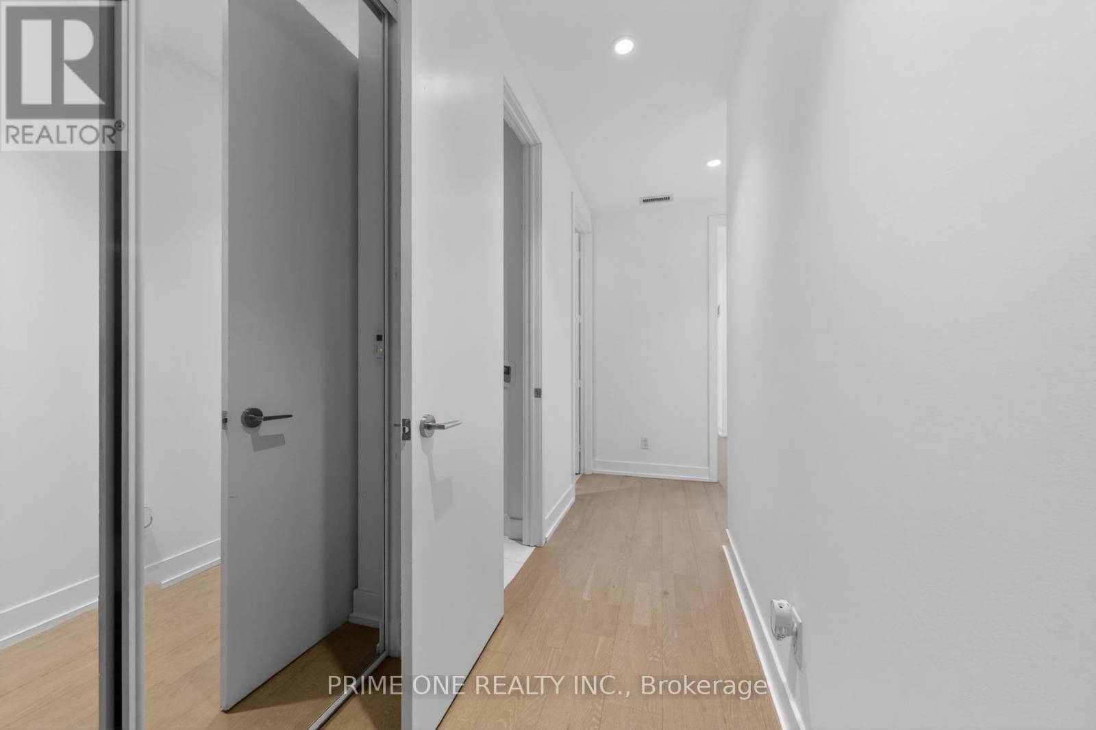6113 - 7 Grenville Street, Toronto, Ontario  M4Y 0E9 - Photo 4 - C13101620